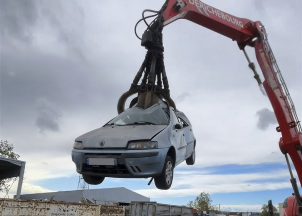 Détail enlèvement épave Beaune - Service épaviste professionnel